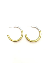 Accessory Jane Liz Medium Hoop Earrings