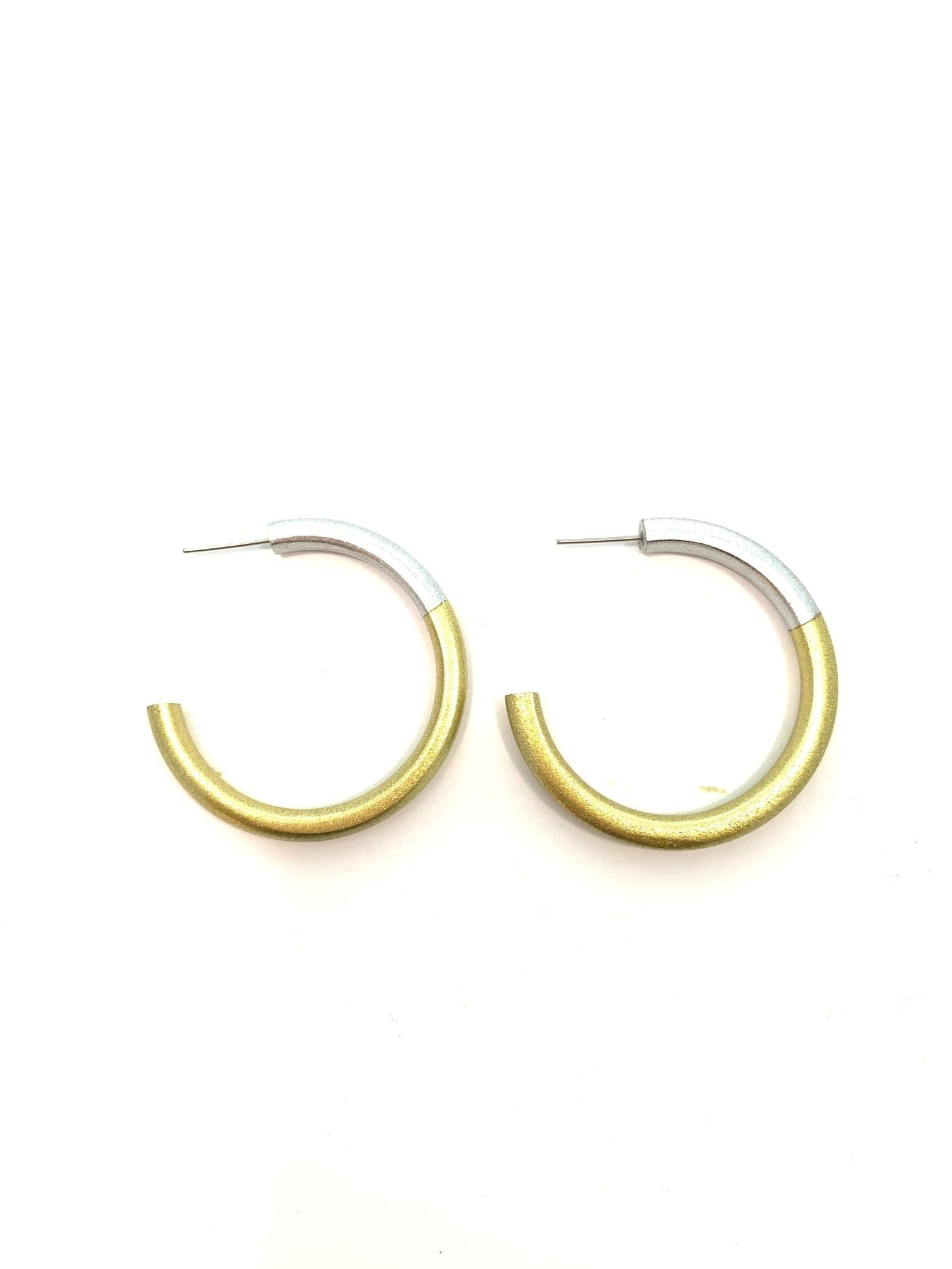 Accessory Jane Liz Medium Hoop Earrings